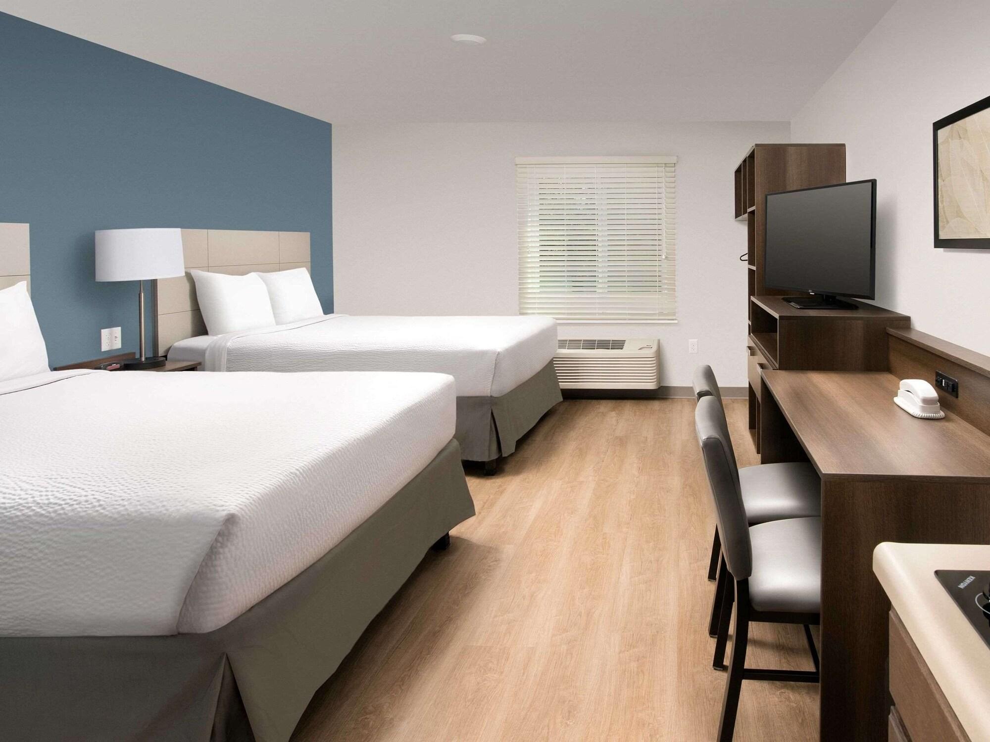 Suburban Studios Watford City Екстериор снимка