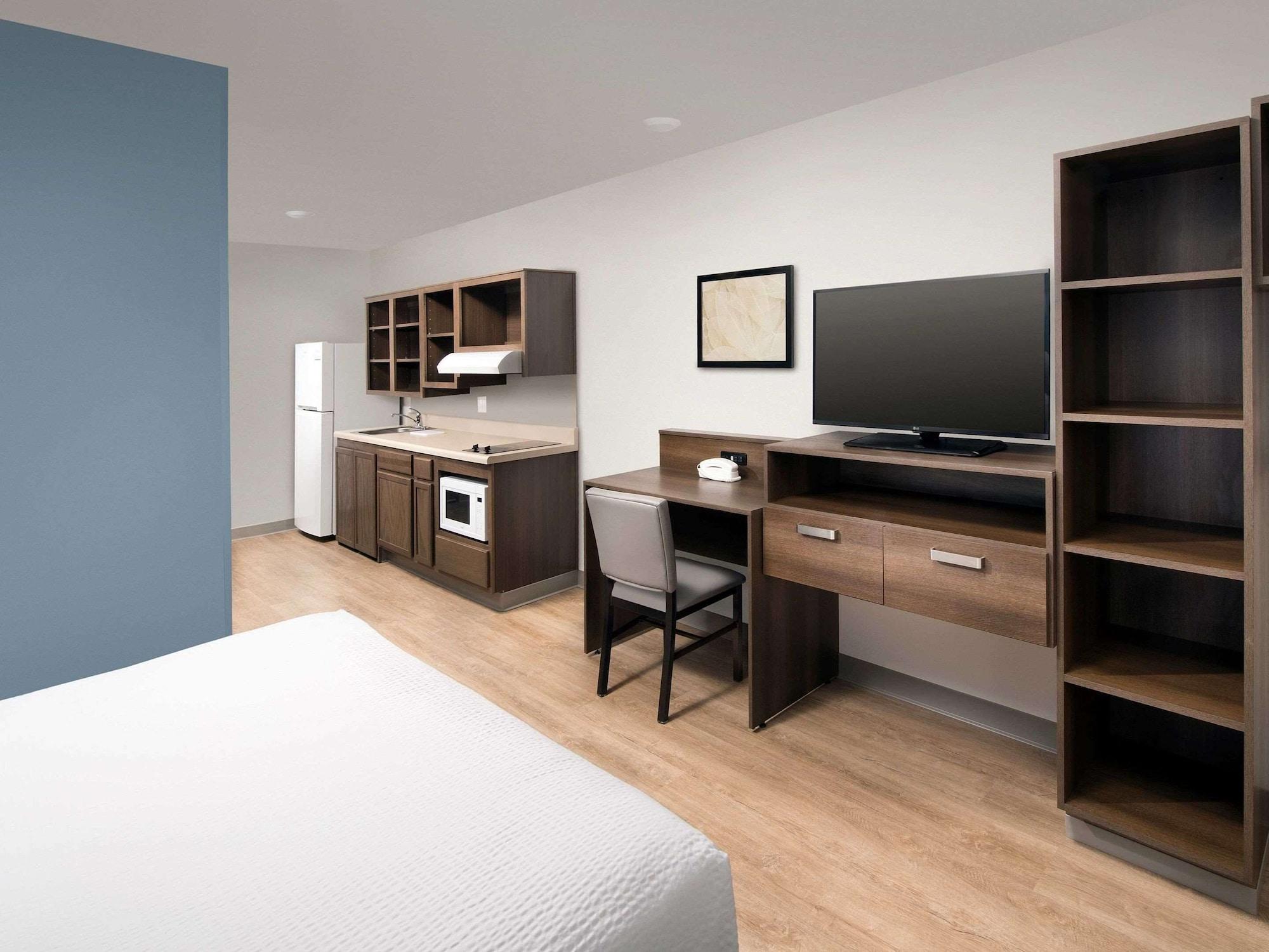 Suburban Studios Watford City Екстериор снимка