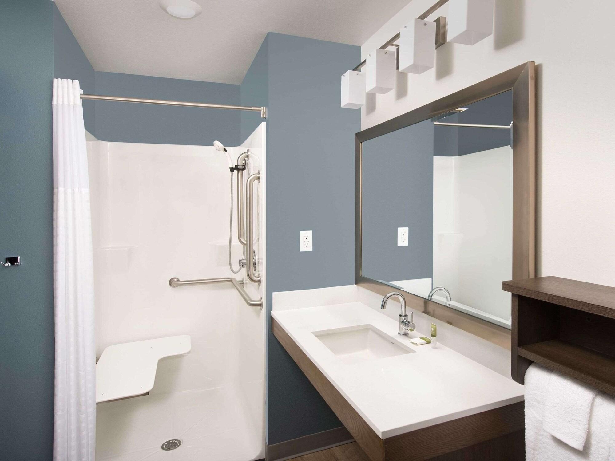 Suburban Studios Watford City Екстериор снимка