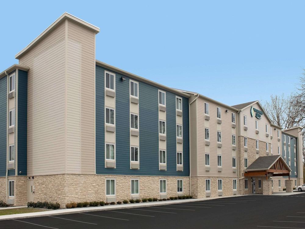 Suburban Studios Watford City Екстериор снимка