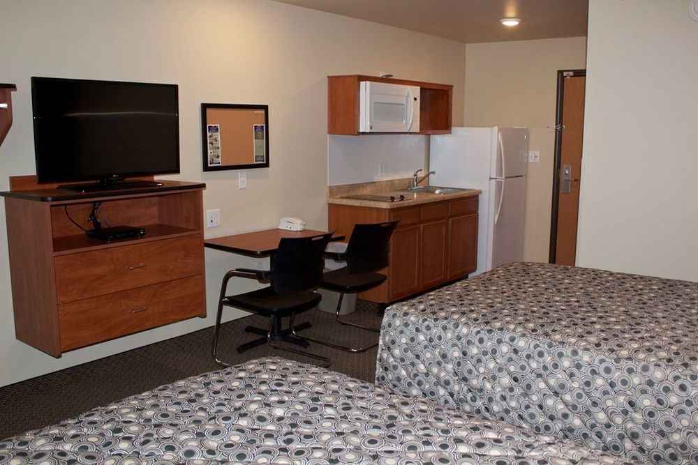 Suburban Studios Watford City Стая снимка