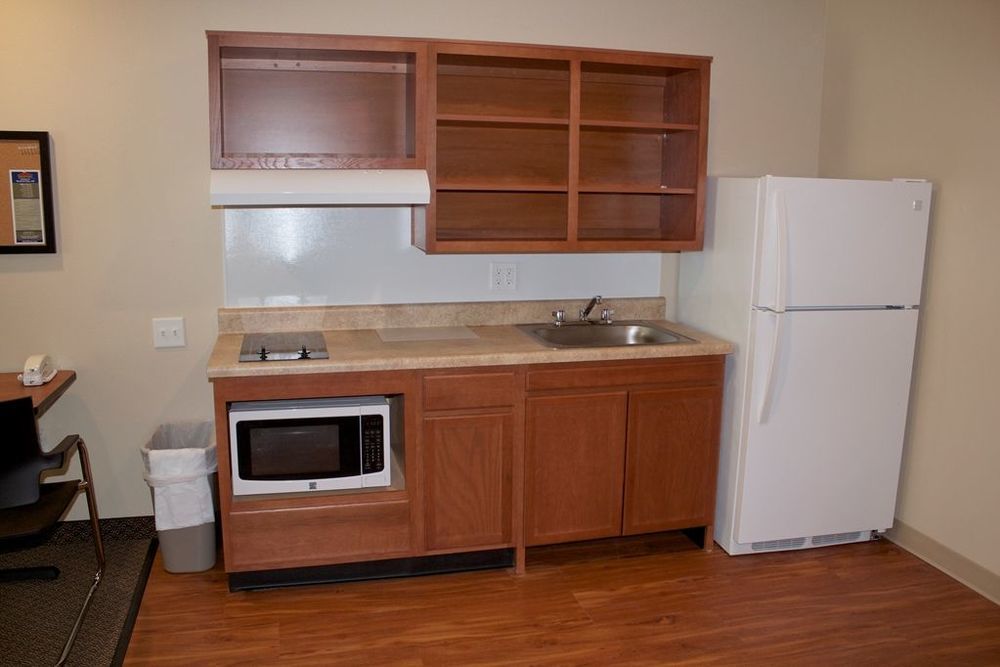 Suburban Studios Watford City Стая снимка