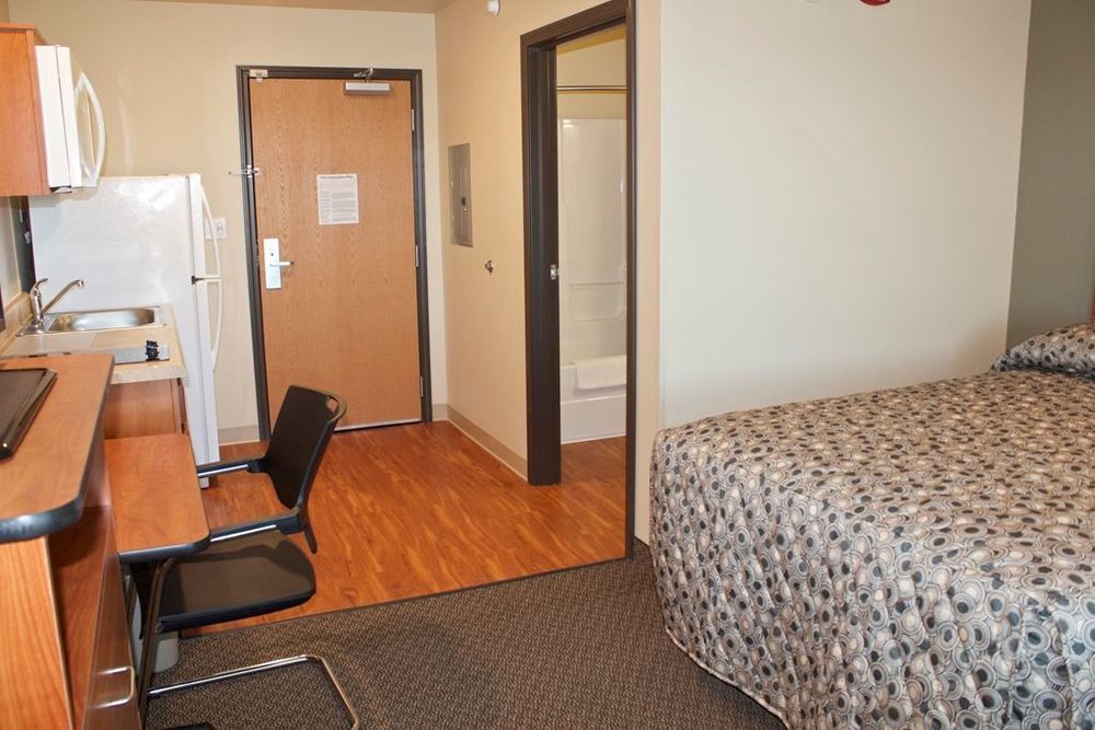Suburban Studios Watford City Стая снимка