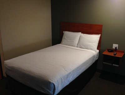 Suburban Studios Watford City Екстериор снимка