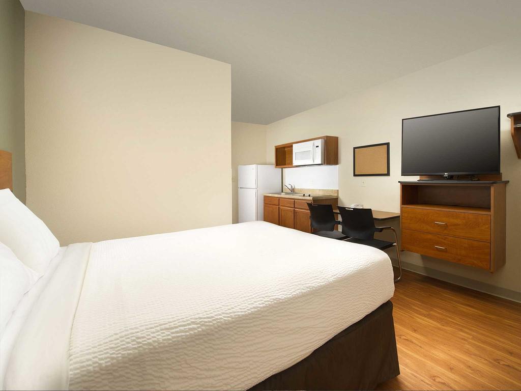 Suburban Studios Watford City Екстериор снимка