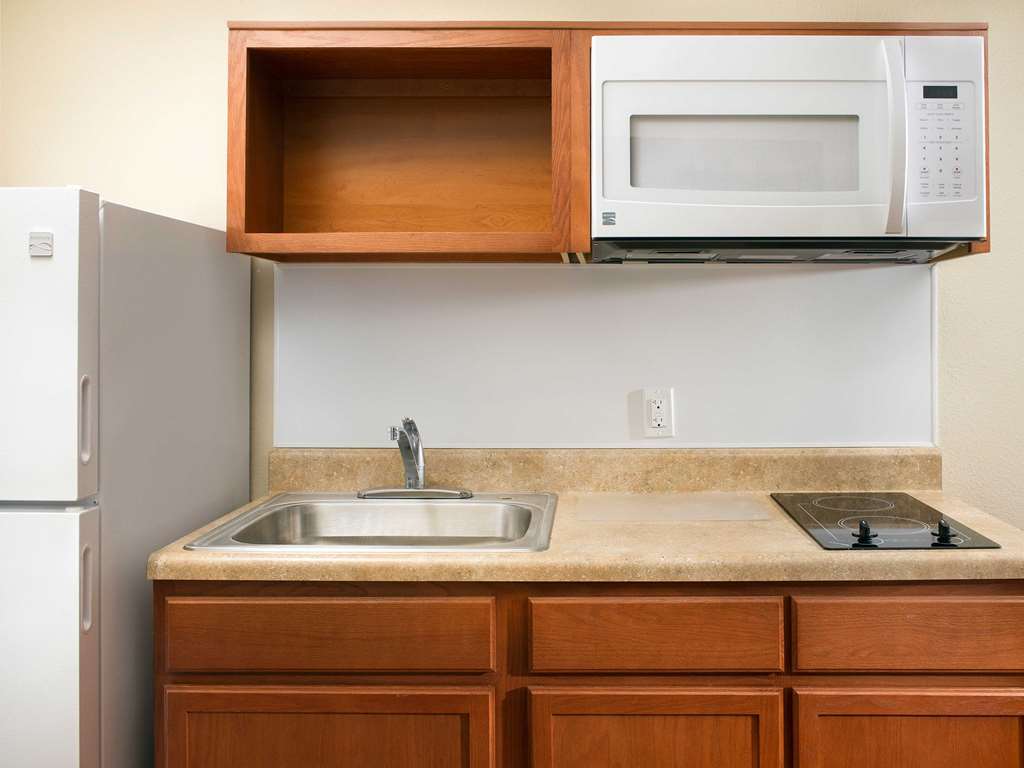 Suburban Studios Watford City Стая снимка