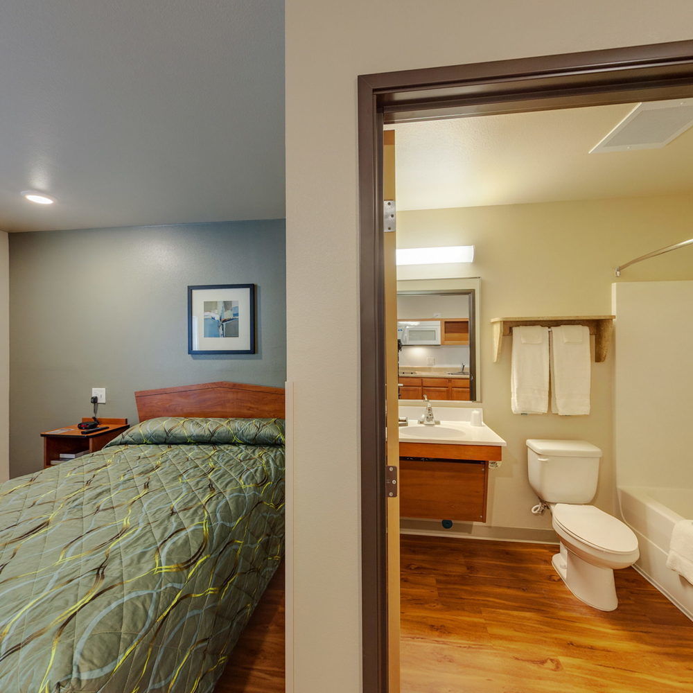 Suburban Studios Watford City Екстериор снимка