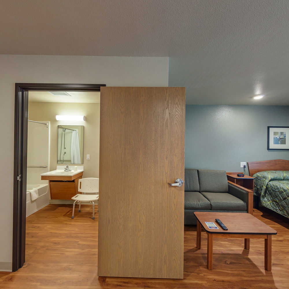 Suburban Studios Watford City Екстериор снимка